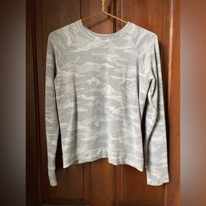 Athleta girls extra large 14 long sleeve camouflage top